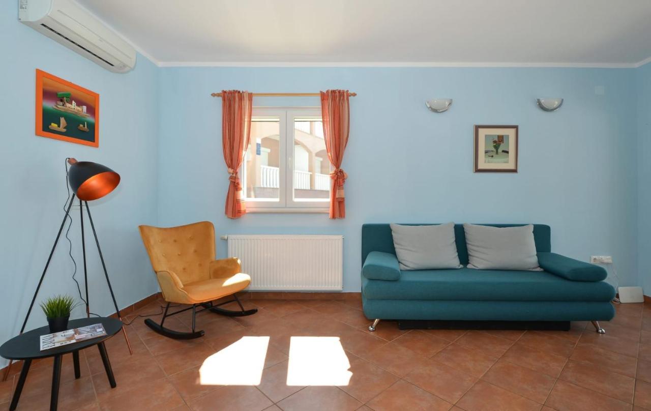 Apartments Santo Trogir - Okrug Gornji Exterior photo
